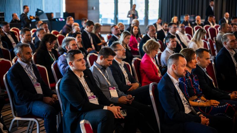 A fintech innovációk és a banki szektor közötti verseny újabb izgalmas fejezetéhez érkezett - megkezdődött a Portfolio Financial IT eseménye!