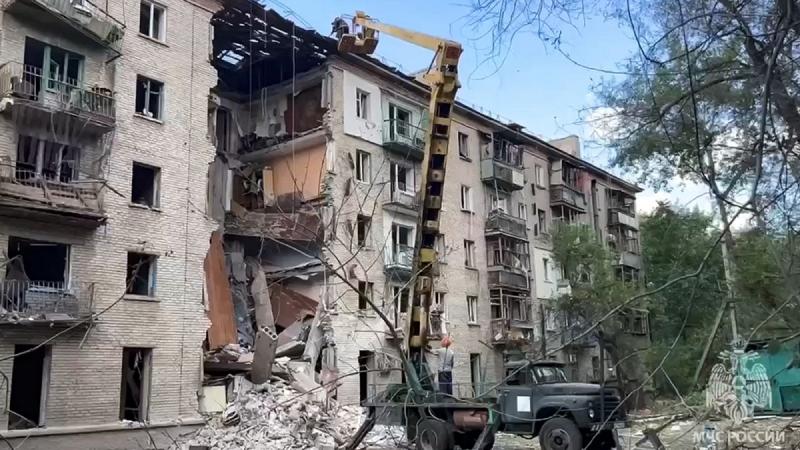 Oroszország azt hangoztatja, hogy teljes mértékben megszerezte Luhanszk területét, azonban Ukrajna eddig még nem erősítette meg ezt az információt.