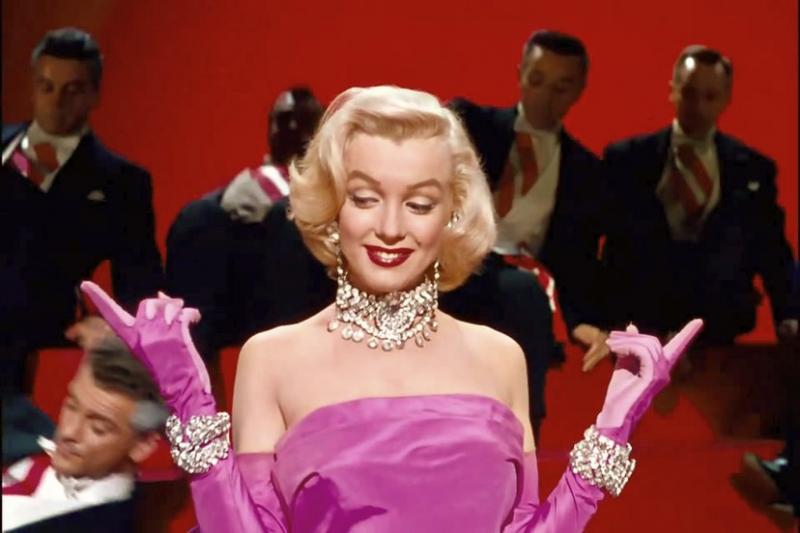 Hallottál már a Marilyn Monroe-hatásról? Fedezd fel, hogyan növelheti az önbizalmadat ez a különleges jelenség!