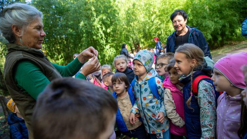 Óvodás csemeték felfedezőúton az arborétumban – ötszáz kisgyermek varázslatos élményekkel gazdagodott! – fényképek és videók az élmények megörökítésére.