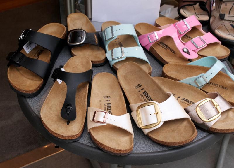 A Birkenstock jogi lépéseket tesz a papucsait utánzó vállalkozások ellen.