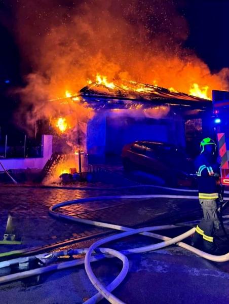 Éjszaka lángra kapott egy családi otthon Holicson, melynek következtében a kár mértéke elérte a 300 000 eurót.