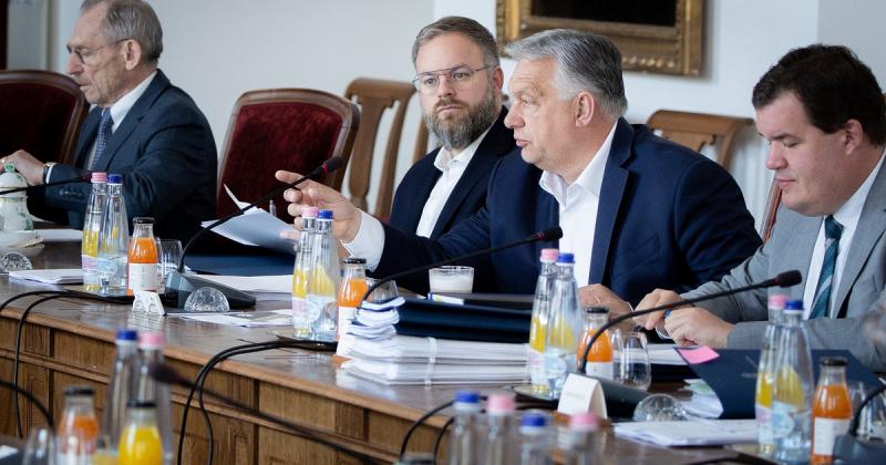 A kormány ülésére kerül sor, ahol a napirenden az ukrán kibercsalók elleni intézkedések kidolgozása áll.