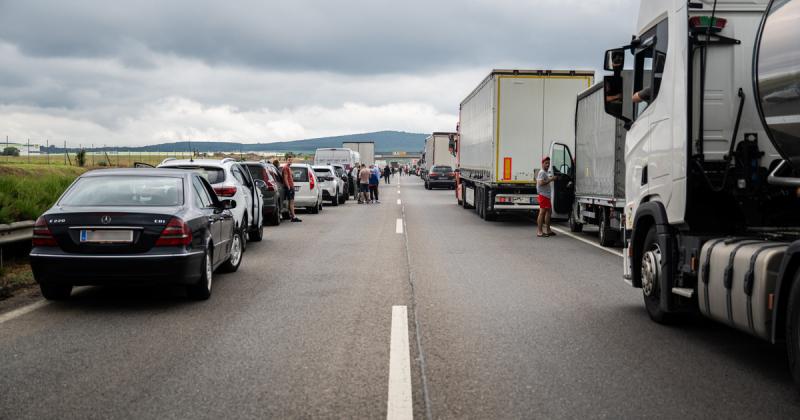 Érkezik az új KRESZ: mire ügyelj a piros lámpánál!
