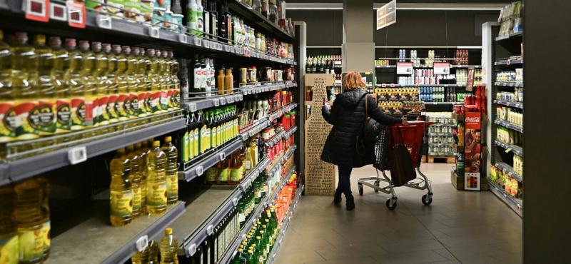 Negyedik hónapja stagnál az infláció, és nem mutat jelet a csökkenésre.