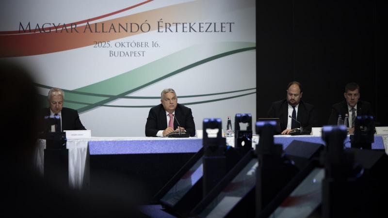 Orbán Viktor egyelőre nem kíván foglalkozni leendő szomszédainkkal.